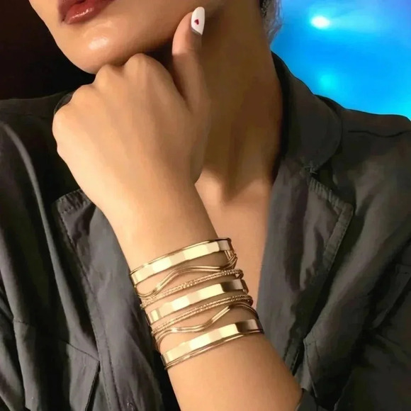 🆕️Bold & Modern 18K Gold Plated Iron Trendy Fashion Wide Hollow Cuff Bracelet ✨ - Picture 1 of 13